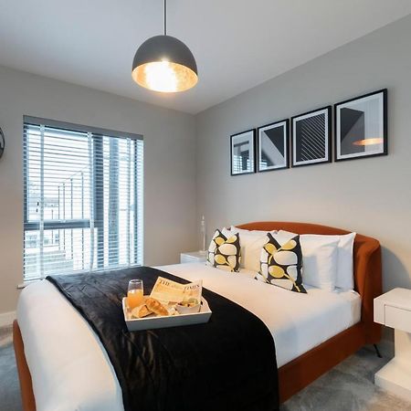 Elliot Oliver - Chic 2 Bedroom Town Centre Apartment Cheltenham Buitenkant foto