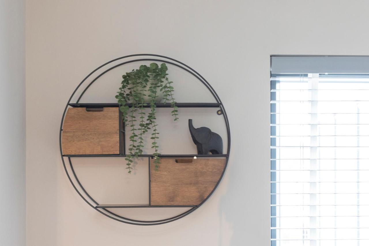 Elliot Oliver - Chic 2 Bedroom Town Centre Apartment Cheltenham Buitenkant foto