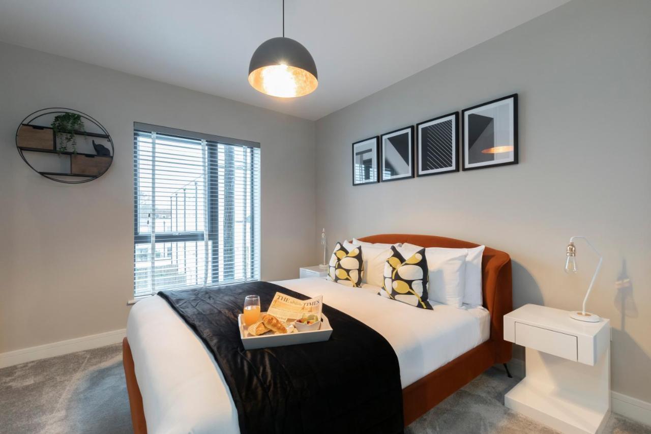 Elliot Oliver - Chic 2 Bedroom Town Centre Apartment Cheltenham Buitenkant foto