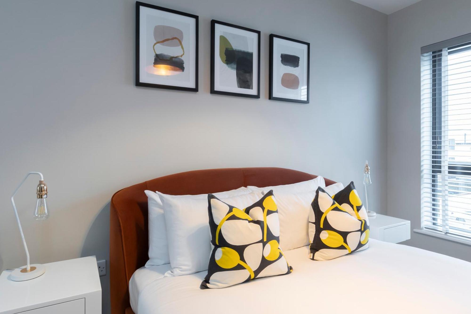 Elliot Oliver - Chic 2 Bedroom Town Centre Apartment Cheltenham Buitenkant foto